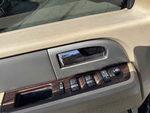 Used 2012 Ford Expedition XLT AWD/4WD image 9