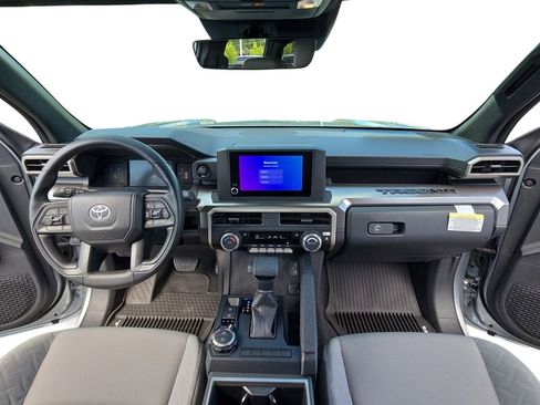 Used 2025 Toyota Tacoma SR5 image 10