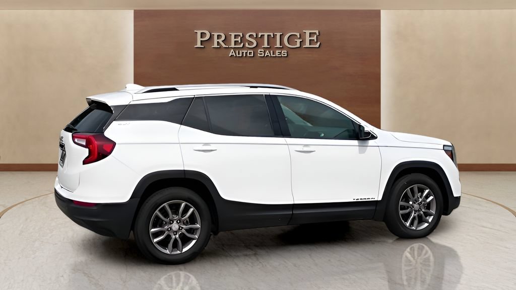 Used 2023 GMC Terrain SLT FWD image 13