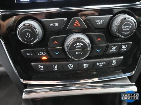 Used 2021 Jeep Grand Cherokee Laredo X image 4