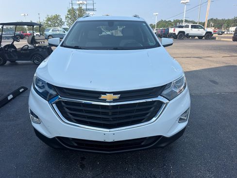 Used 2018 Chevrolet Equinox LT FWD image 2