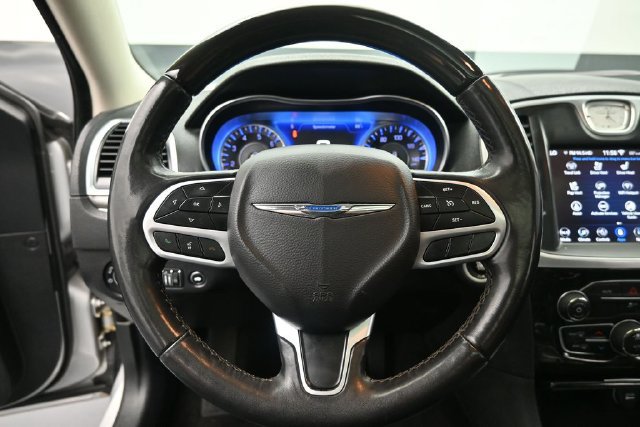 Used 2020 Chrysler 300 Limited RWD image 25