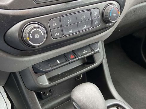 Used 2022 Chevrolet Colorado W/T image 19