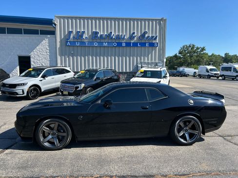 Used 2022 Dodge Challenger SRT Hellcat w/ Plus Package RWD image 5