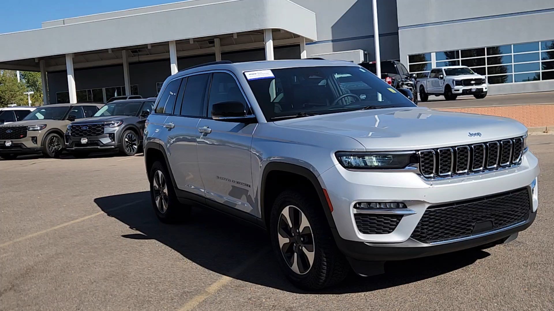 Used 2024 Jeep Grand Cherokee Limited 4xe AWD/4WD image 7