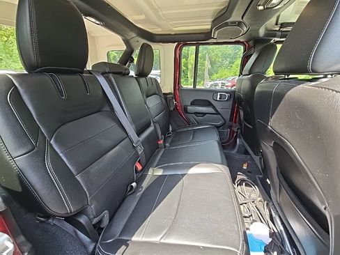 Used 2022 Jeep Wrangler Unlimited Sahara w/ Cold Weather Group AWD/4WD image 18