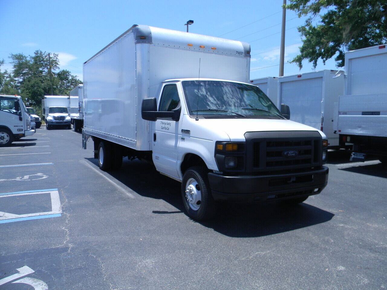 Used 2017 Ford E-350 and Econoline 350 Super Duty RWD image 2