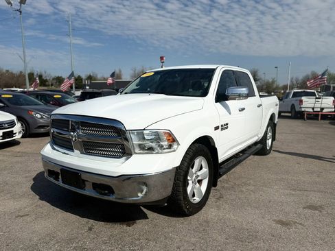 Used 2018 RAM 1500 SLT image 9