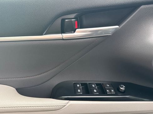 Used 2018 Toyota Camry XLE w/ Audio Package FWD image 12