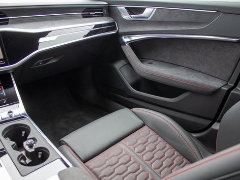 Used 2025 Audi RS 6 performance image 20