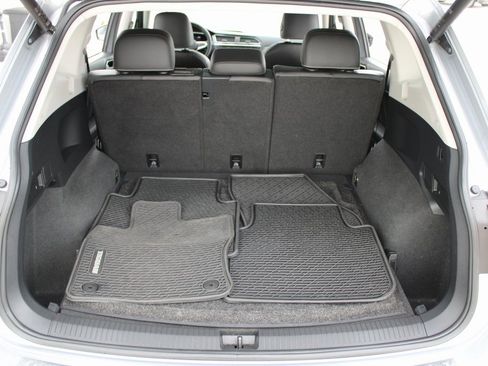 Certified 2022 Volkswagen Tiguan SE w/ Panoramic Sunroof Package image 29