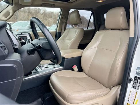 Used 2018 Toyota 4Runner Limited AWD/4WD image 19