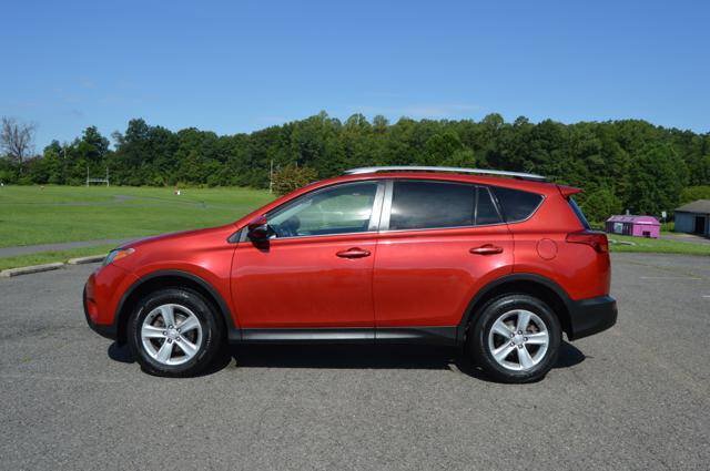 Used 2014 Toyota RAV4 XLE AWD/4WD image 5