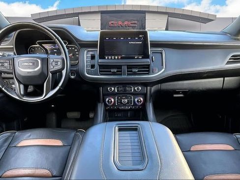 Used 2021 GMC Yukon AT4 w/ Technology Package image 15