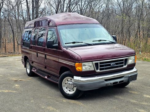Used 2004 Ford E-250 and Econoline 250 image 2