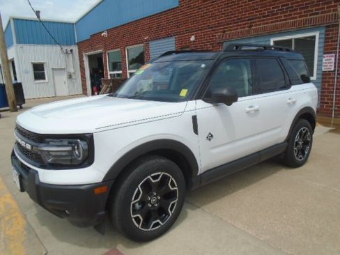 Used 2025 Ford Bronco Sport Outer Banks w/ Outer Banks Tech Package+ AWD/4WD image 1