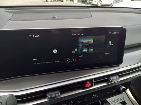 Used 2025 Kia Sorento S image 21