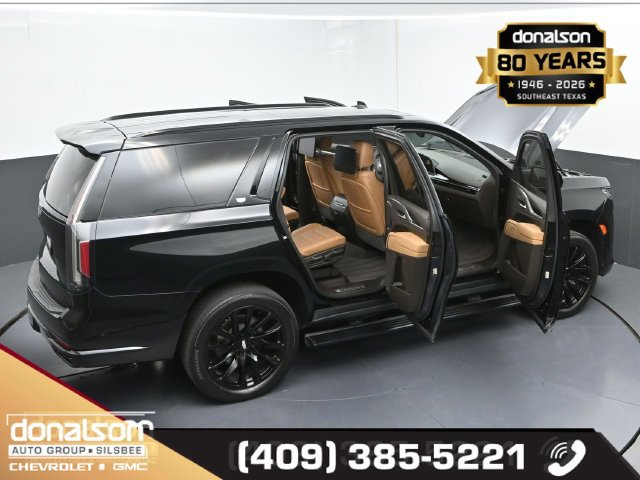Used 2023 Cadillac Escalade Sport w/ LPO, ONYX Package AWD/4WD image 27