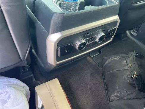 Used 2022 Ford Expedition Limited image 10