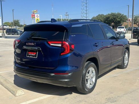 Used 2023 GMC Terrain SLE w/ Driver Convenience Package image 8