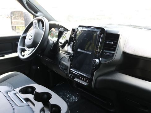 New 2026 RAM 2500 Tradesman AWD/4WD image 18