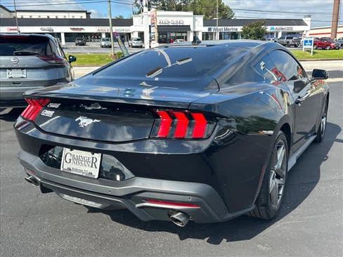 Used 2024 Ford Mustang Coupe RWD image 3
