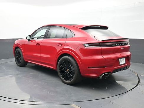 Certified 2025 Porsche Cayenne Coupe AWD/4WD image 3