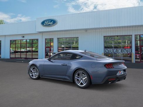 Used 2025 Ford Mustang Coupe image 4