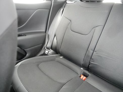Used 2020 Jeep Renegade Altitude AWD/4WD image 12