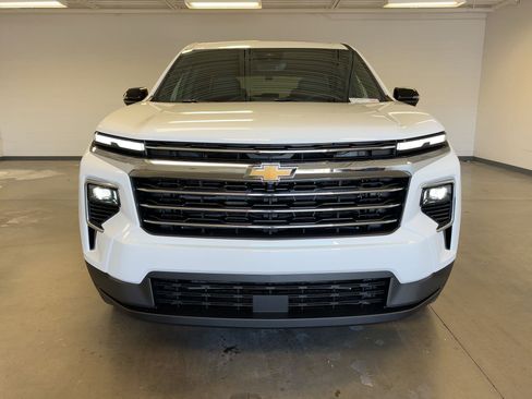 New 2026 Chevrolet Traverse LT w/ Sun and Wheel Package image 5