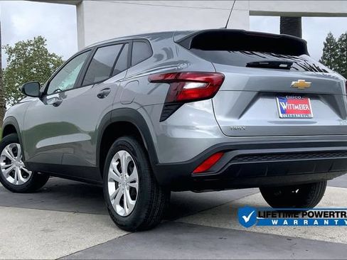 New 2026 Chevrolet Trax LS w/ LS Convenience Package FWD image 3
