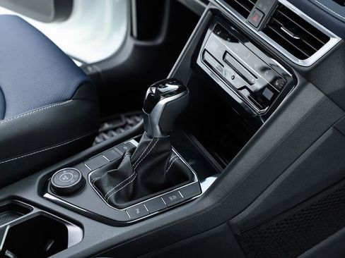 New 2025 Volkswagen Taos SEL image 34