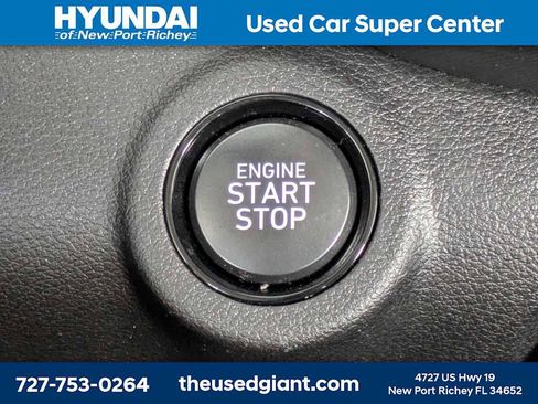 Used 2023 Hyundai Venue Limited image 30