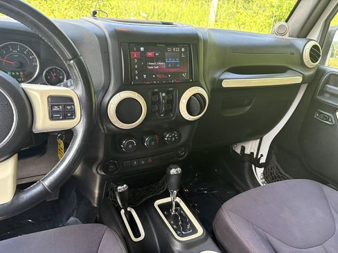 Used 2013 Jeep Wrangler Unlimited Sport AWD/4WD image 9