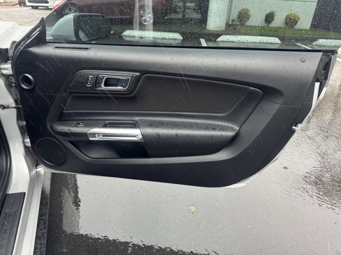 Used 2017 Ford Mustang GT w/ GT Performance Package image 13