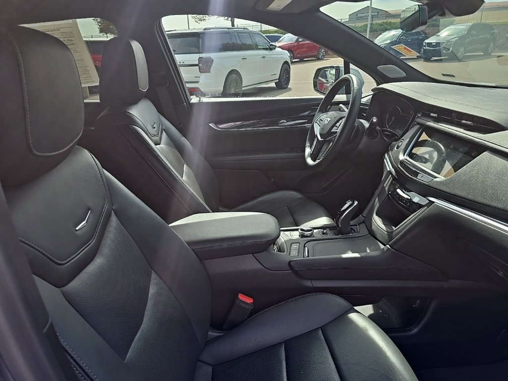Used 2025 Cadillac XT5 Premium Luxury AWD/4WD image 11