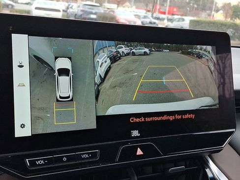 Used 2024 Toyota Venza LE image 20