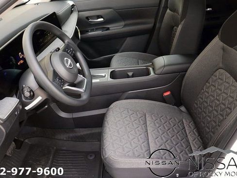 New 2025 Nissan Kicks SV w/ Charging Package image 12