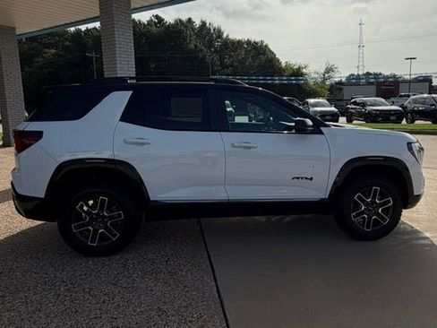 New 2027 GMC Terrain AT4 w/ Convenience Package III AWD/4WD image 2