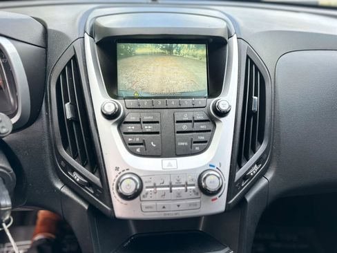 Used 2017 Chevrolet Equinox LT w/ Convenience Package image 9