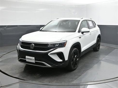 Used 2022 Volkswagen Taos SE image 30