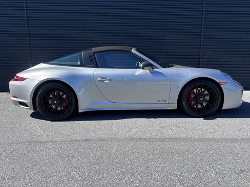 Certified 2019 Porsche 911 image 2