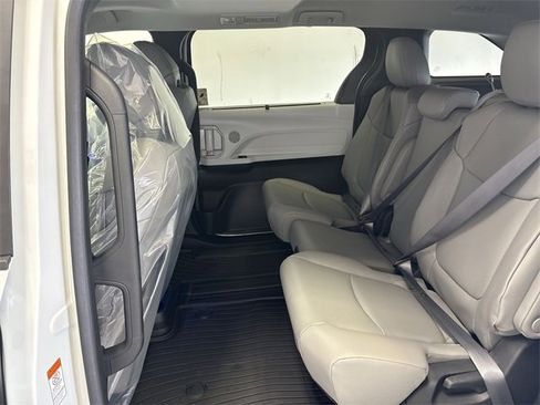 New 2025 Toyota Sienna XLE image 24
