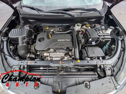 Used 2022 Chevrolet Equinox LS AWD/4WD image 16