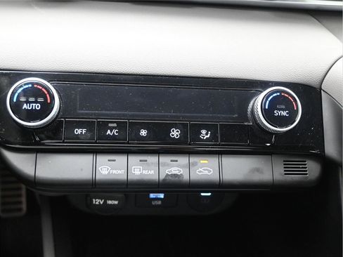 Used 2025 Hyundai Elantra Sport image 15