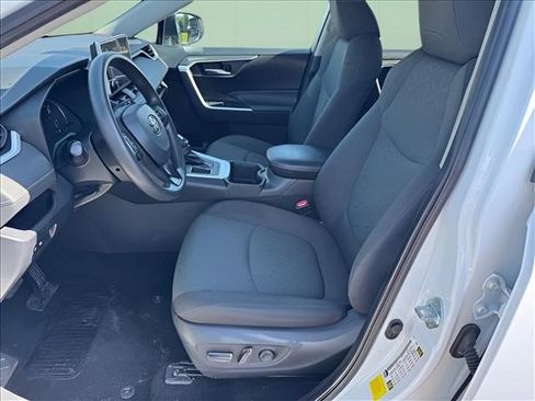 Used 2024 Toyota RAV4 XLE FWD image 5