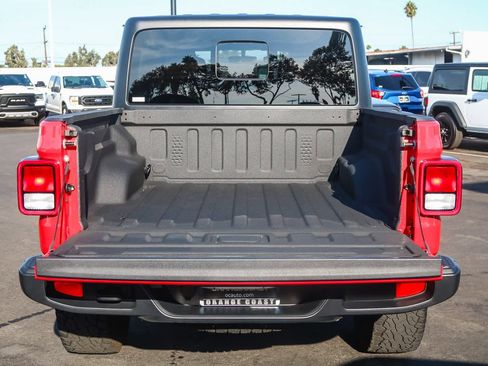 Used 2022 Jeep Gladiator Sport image 28