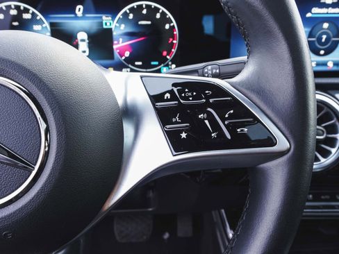 Used 2025 Mercedes-Benz CLA 250 4MATIC image 21