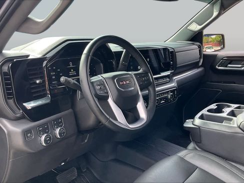 Used 2023 GMC Sierra 1500 SLT w/ X31 Off-Road Package AWD/4WD image 17
