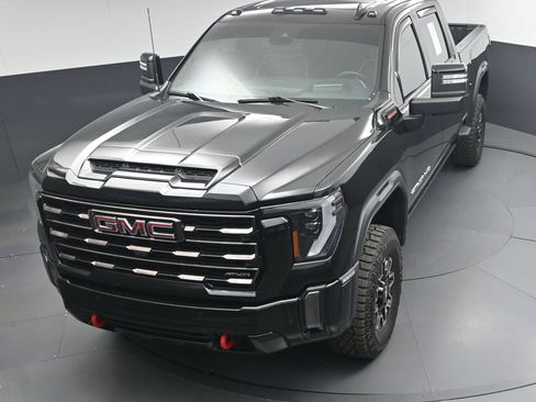 Used 2024 GMC Sierra 2500 AT4X AWD/4WD image 31